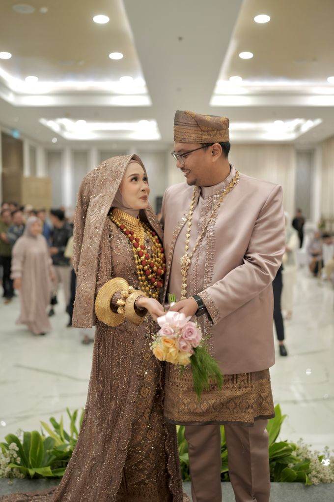 Who Will Catch It? All You Need to Know About the Bouquet Toss by G wedding organizer - 008 Who Will Catch It? All You Need to Know About the Bouquet Toss by G wedding organizer - 008