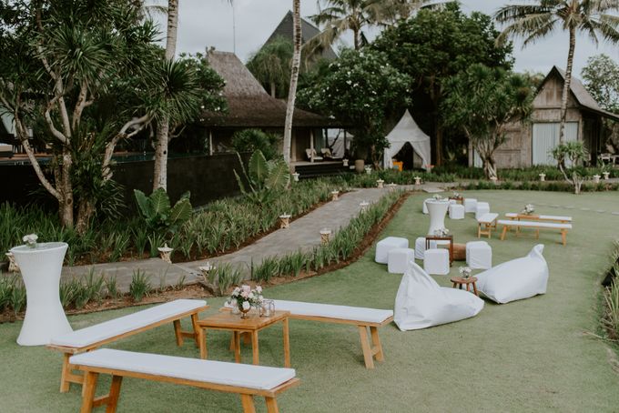 Clement & Leoni Cliff Side Wedding in Uluwatu by Khayangan Estate - 037