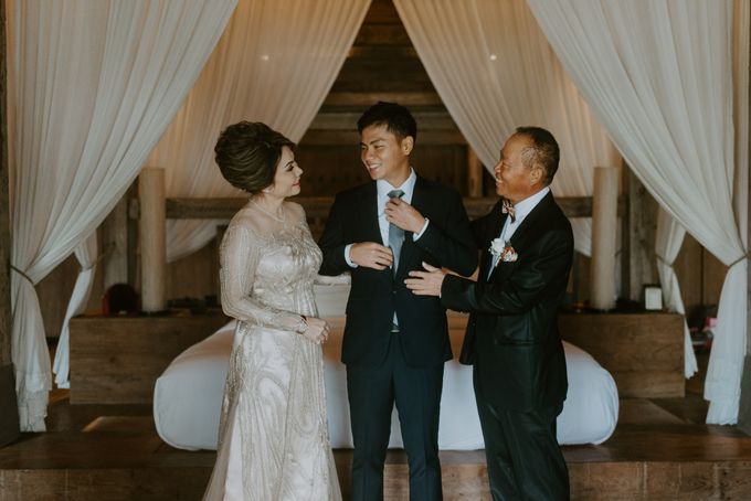Clement & Leoni Cliff Side Wedding in Uluwatu by Khayangan Estate - 021 Clement & Leoni Cliff Side Wedding in Uluwatu by Khayangan Estate - 021