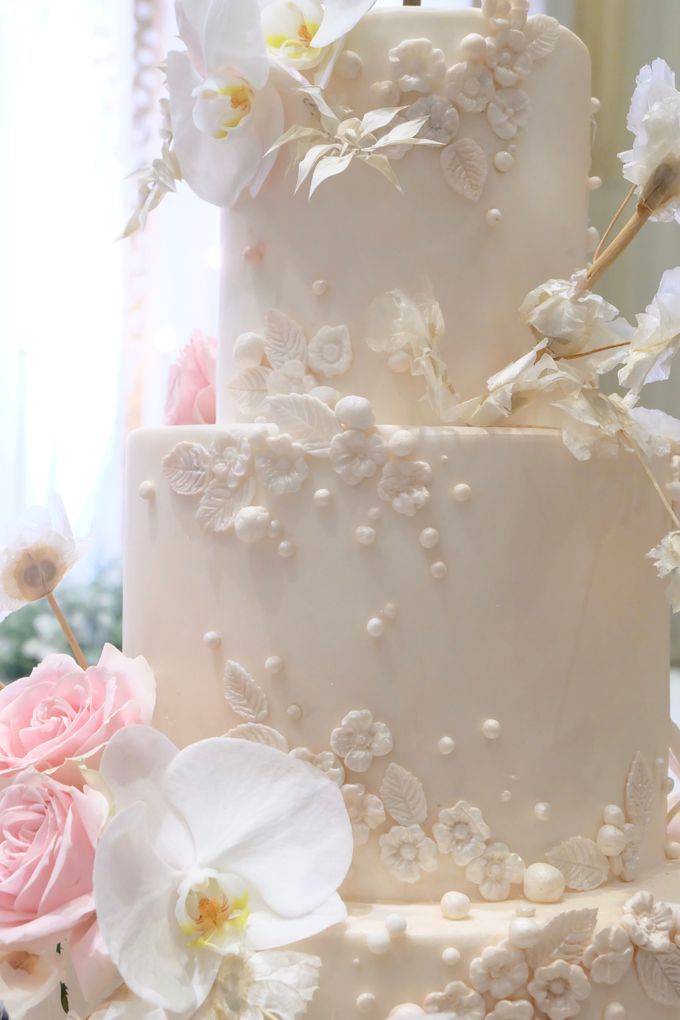 The Wedding of Jeremiah & Teresia by KAIA Cakes & Co. - 008