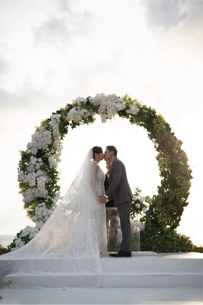 Aldridge & Siska Wedding Decoration at Phalosa Bali Villa by Bali Pyro - 014 Aldridge & Siska Wedding Decoration at Phalosa Bali Villa by Bali Pyro - 014