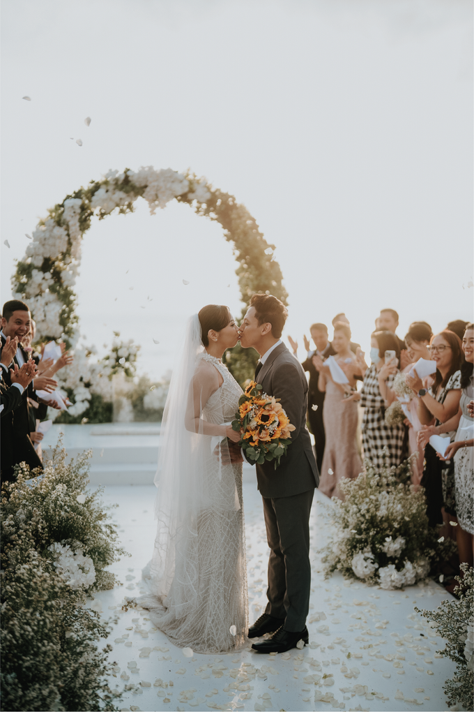 Aldridge & Siska Wedding Decoration at Phalosa Bali Villa by Bali Pyro - 020 Aldridge & Siska Wedding Decoration at Phalosa Bali Villa by Bali Pyro - 020