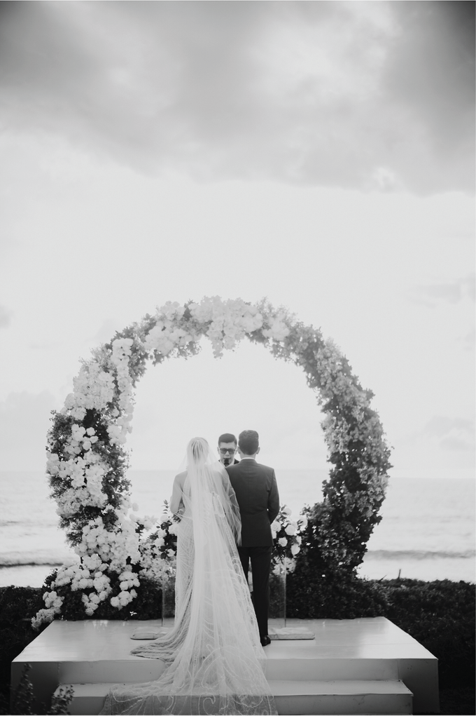Aldridge & Siska Wedding Decoration at Phalosa Bali Villa by Bali Pyro - 007 Aldridge & Siska Wedding Decoration at Phalosa Bali Villa by Bali Pyro - 007