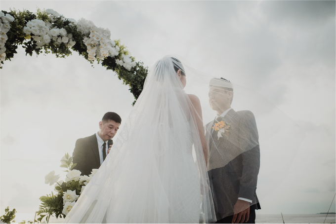 Aldridge & Siska Wedding Decoration at Phalosa Bali Villa by Bali Pyro - 012 Aldridge & Siska Wedding Decoration at Phalosa Bali Villa by Bali Pyro - 012