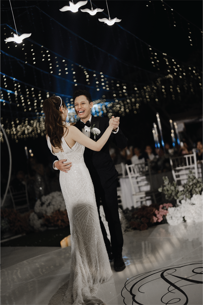 Aldridge & Siska Wedding Decoration at Phalosa Bali Villa by Bali Pyro - 032 Aldridge & Siska Wedding Decoration at Phalosa Bali Villa by Bali Pyro - 032