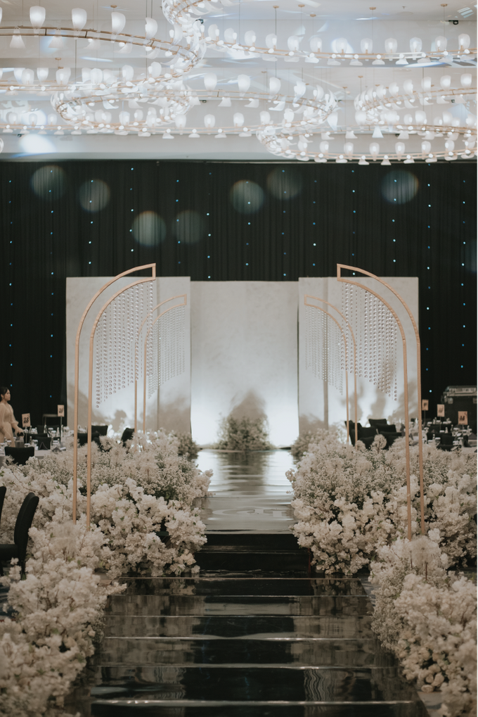 Brandon & Devina Wedding Decoration at Pullman by Laviola Makeup Artist - 005 Brandon & Devina Wedding Decoration at Pullman by Laviola Makeup Artist - 005