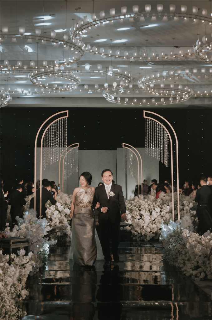 Brandon & Devina Wedding Decoration at Pullman by Valentine Wedding Decoration - 002