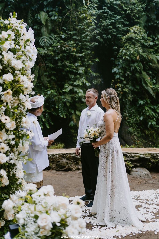 Corryn & Jeffrey -  Bali Wedding - Tibumana Waterfall Bangli by I Love Bali Photography - 005