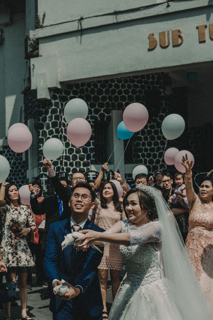 wedding of bayu + vivi by prewedding imagine wedding semarang - 028 wedding of bayu + vivi by prewedding imagine wedding semarang - 028