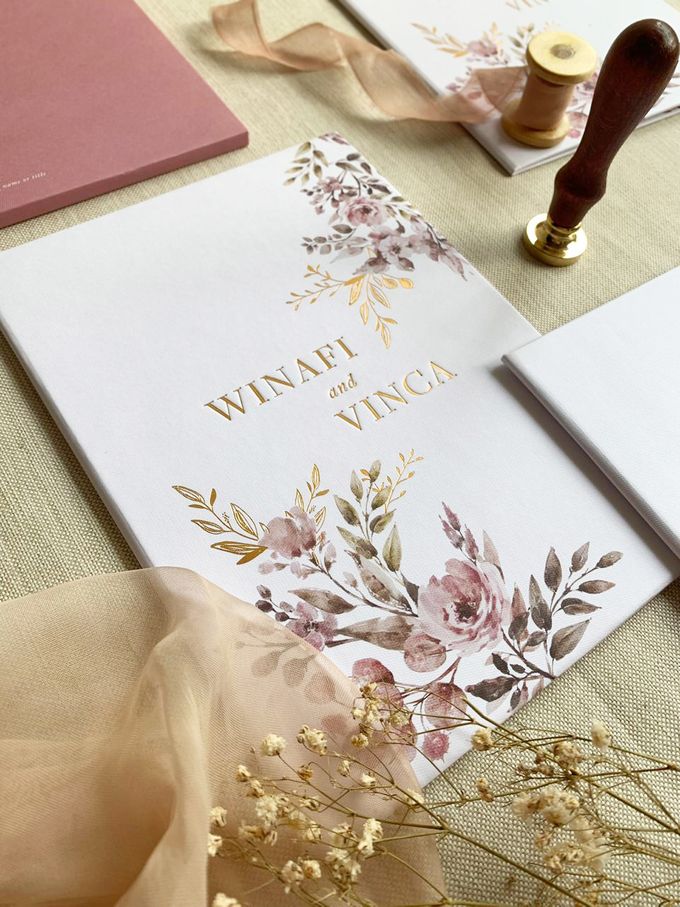 Modern Floral by Trouvaille Invitation - 009 Modern Floral by Trouvaille Invitation - 009