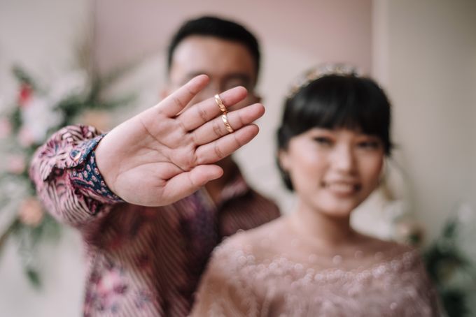Engagement Dinda & Akbar by weddstoryid - 002 Engagement Dinda & Akbar by weddstoryid - 002