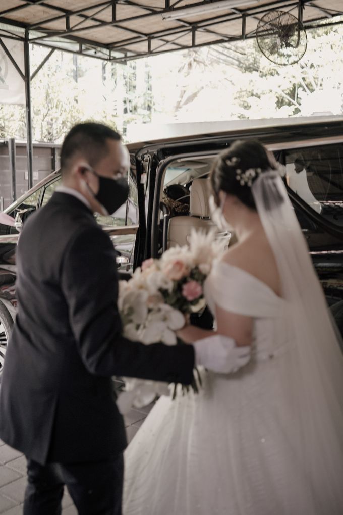 Adeline & Daniel Wedding at Mulia Resorts & Villas Bali by AKSA Creative - 006 Adeline & Daniel Wedding at Mulia Resorts & Villas Bali by AKSA Creative - 006