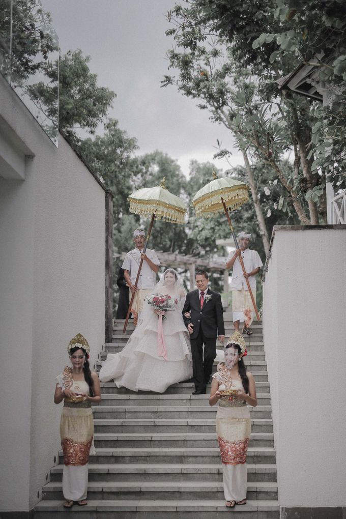 Sally and Randy Wedding by All Season Surabaya Photo by KAMAYA BALI - 001 Sally and Randy Wedding by All Season Surabaya Photo by KAMAYA BALI - 001