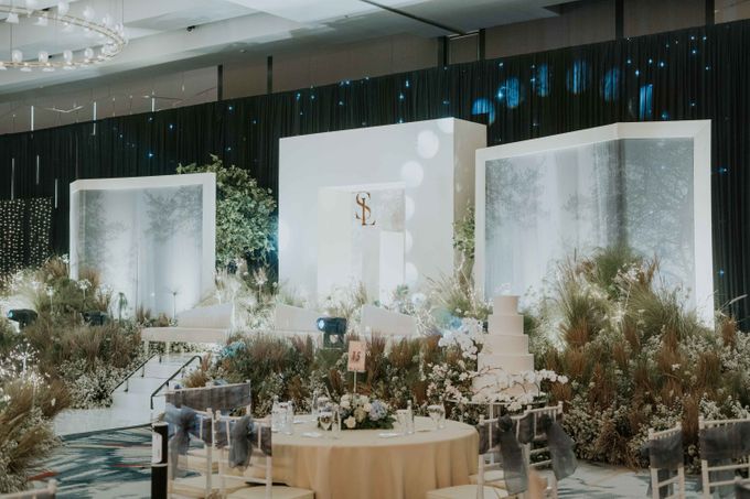 Satria & Lucy Wedding Decoration at Pullman Grand Ballroom, Bandung by Valentine Wedding Decoration - 005