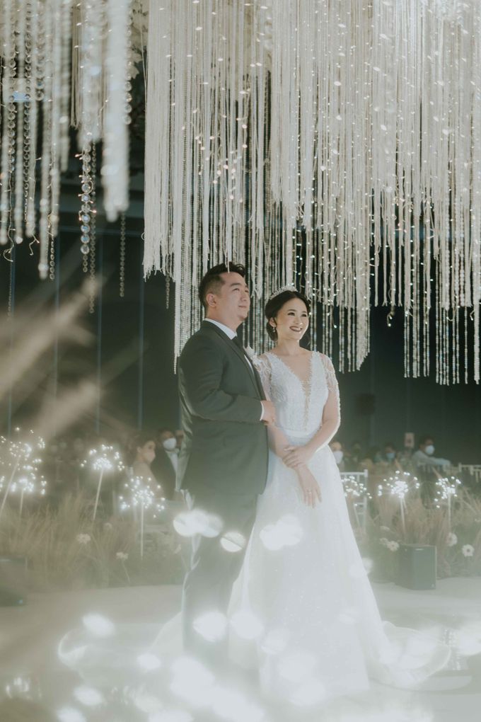 Satria & Lucy Wedding Decoration at Pullman Grand Ballroom, Bandung by Valentine Wedding Decoration - 028 Satria & Lucy Wedding Decoration at Pullman Grand Ballroom, Bandung by Valentine Wedding Decoration - 028