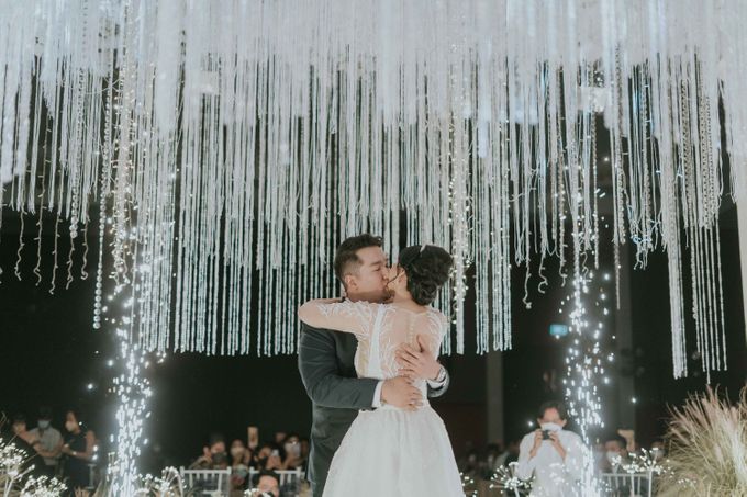 Satria & Lucy Wedding Decoration at Pullman Grand Ballroom, Bandung by Valentine Wedding Decoration - 034 Satria & Lucy Wedding Decoration at Pullman Grand Ballroom, Bandung by Valentine Wedding Decoration - 034
