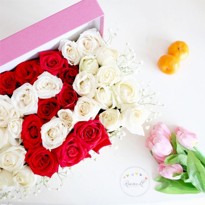 Flower in a Box Arrangement by Roseveelt Florist - 015 Flower in a Box Arrangement by Roseveelt Florist - 015
