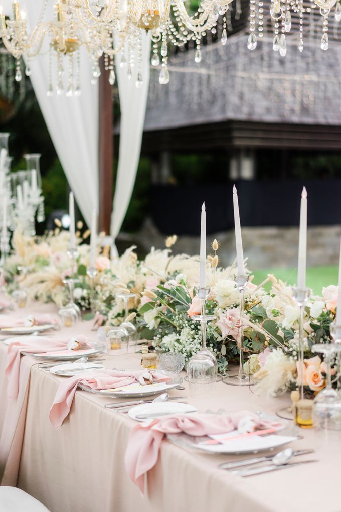 Elegant Wedding Decoration with the mix of blush and ivory at The Ritz Carlton by Silverdust Decoration - 003