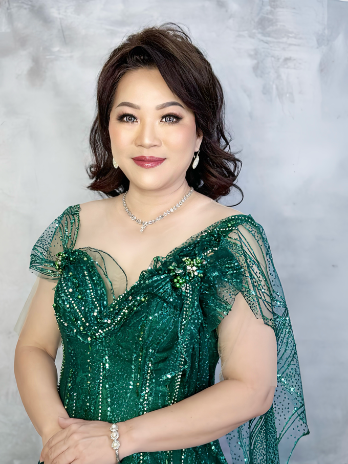 Facelift Makeup Hairdo Mom of Bride by Dee Sasta MUA - 002 Facelift Makeup Hairdo Mom of Bride by Dee Sasta MUA - 002