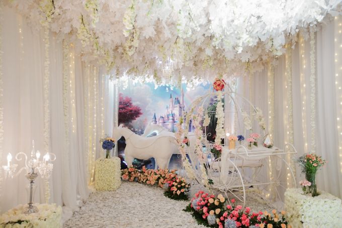 The Wedding of Raymoon Anjelina by The Swan Decoration - 020