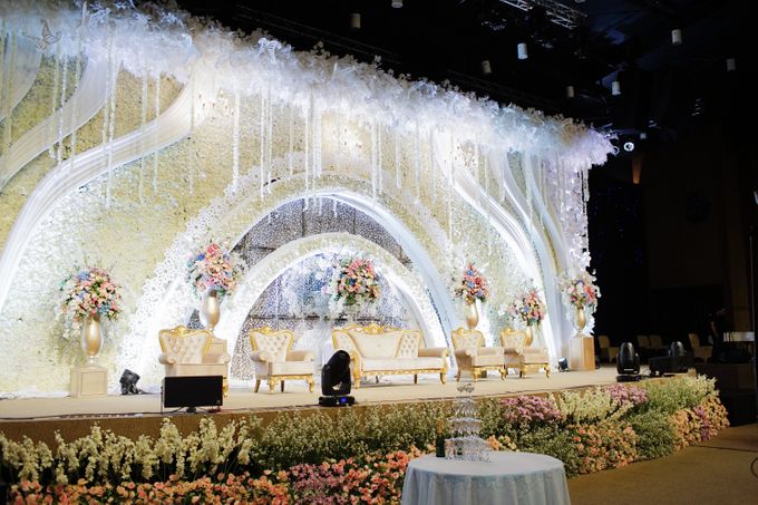 The Wedding of Raymoon Anjelina by The Swan Decoration - 035 The Wedding of Raymoon Anjelina by The Swan Decoration - 035