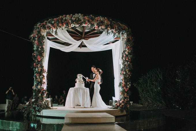Sunset Wedding for Arief & Christine by Delapan Bali Event & Wedding - 024 Sunset Wedding for Arief & Christine by Delapan Bali Event & Wedding - 024
