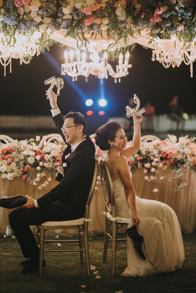 Sunset Wedding for Arief & Christine by Delapan Bali Event & Wedding - 025 Sunset Wedding for Arief & Christine by Delapan Bali Event & Wedding - 025