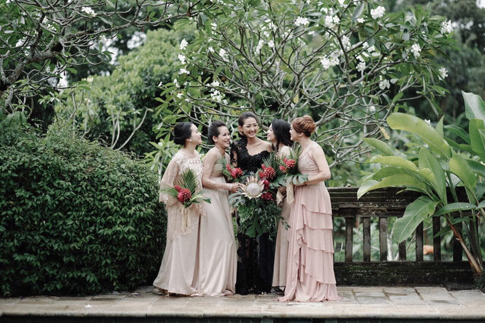 Black & Marsala Wedding of Ranggani & Ario by Delapan Bali Event & Wedding - 006 Black & Marsala Wedding of Ranggani & Ario by Delapan Bali Event & Wedding - 006