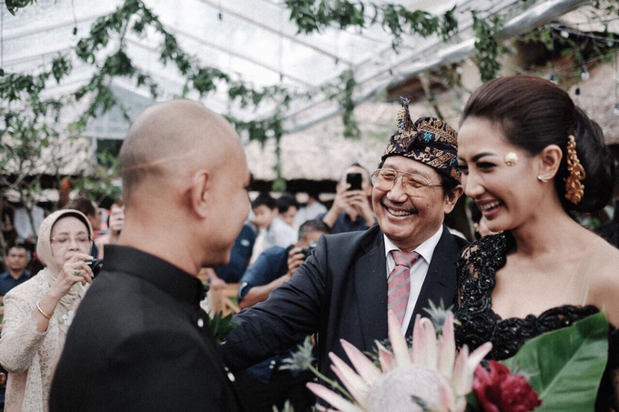 Black & Marsala Wedding of Ranggani & Ario by Delapan Bali Event & Wedding - 010 Black & Marsala Wedding of Ranggani & Ario by Delapan Bali Event & Wedding - 010