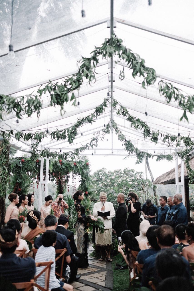 Black & Marsala Wedding of Ranggani & Ario by Delapan Bali Event & Wedding - 012 Black & Marsala Wedding of Ranggani & Ario by Delapan Bali Event & Wedding - 012
