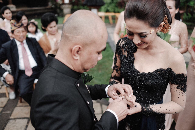 Black & Marsala Wedding of Ranggani & Ario by Delapan Bali Event & Wedding - 013 Black & Marsala Wedding of Ranggani & Ario by Delapan Bali Event & Wedding - 013
