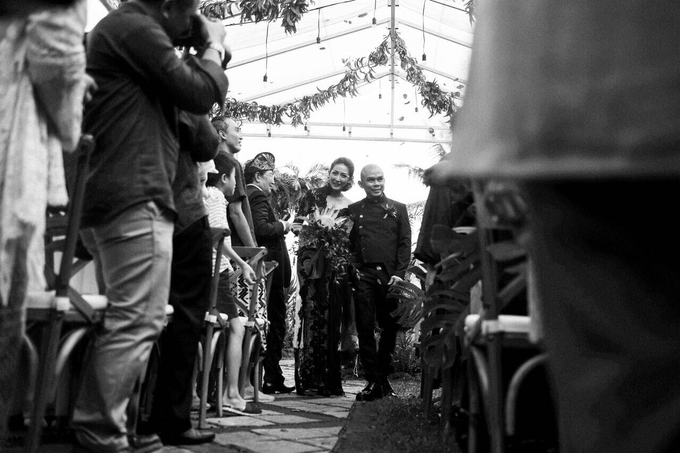 Black & Marsala Wedding of Ranggani & Ario by Delapan Bali Event & Wedding - 017 Black & Marsala Wedding of Ranggani & Ario by Delapan Bali Event & Wedding - 017