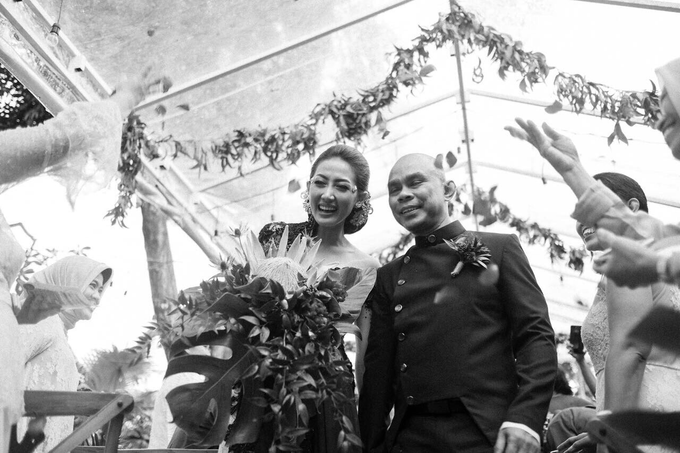 Black & Marsala Wedding of Ranggani & Ario by Delapan Bali Event & Wedding - 016 Black & Marsala Wedding of Ranggani & Ario by Delapan Bali Event & Wedding - 016