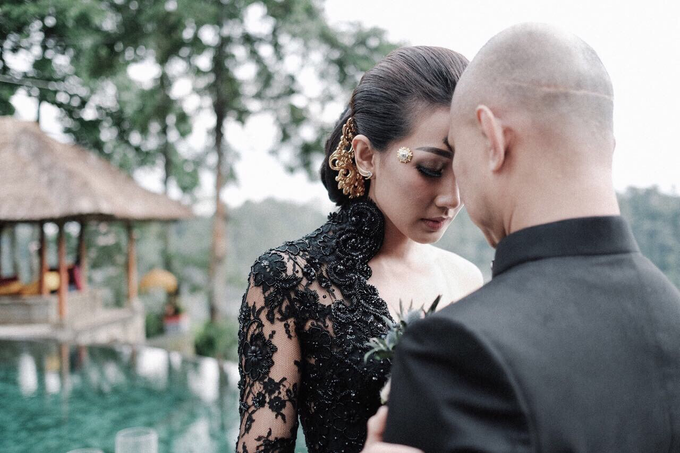 Black & Marsala Wedding of Ranggani & Ario by Delapan Bali Event & Wedding - 021 Black & Marsala Wedding of Ranggani & Ario by Delapan Bali Event & Wedding - 021