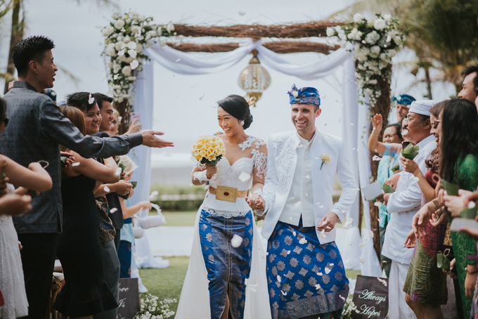 Wedding at the hometown of Putu & Berrnad by Delapan Bali Event & Wedding - 006 Wedding at the hometown of Putu & Berrnad by Delapan Bali Event & Wedding - 006