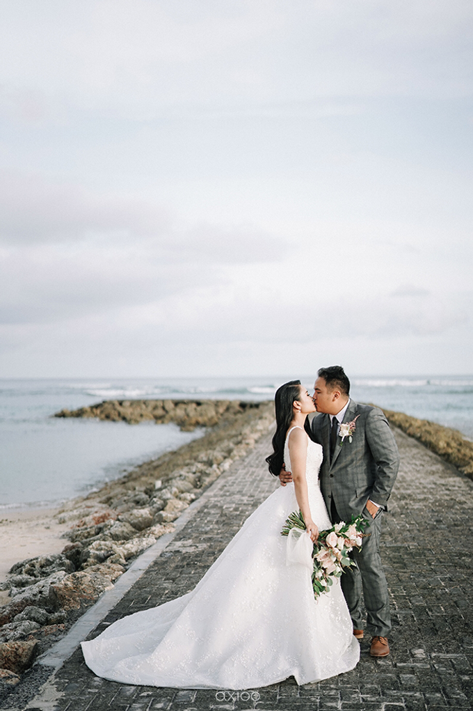 Wedding of Daniel & Emmilia (Ritz Carlton Bali) by Hian Tjen - 014