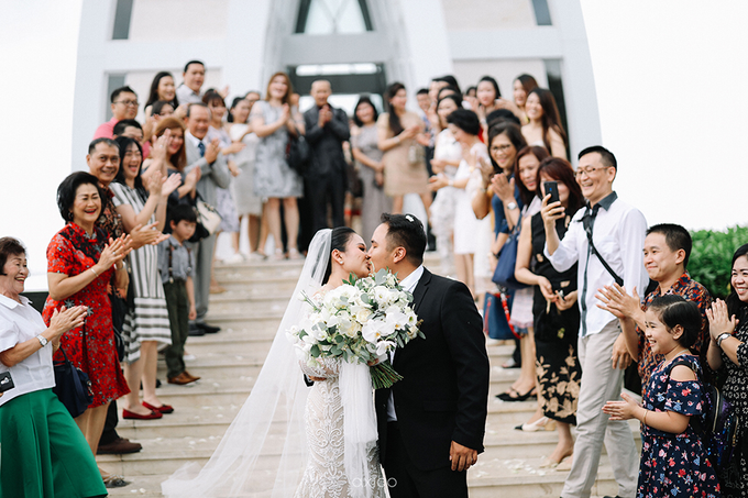 Wedding of Daniel & Emmilia (Ritz Carlton Bali) by Hian Tjen - 028