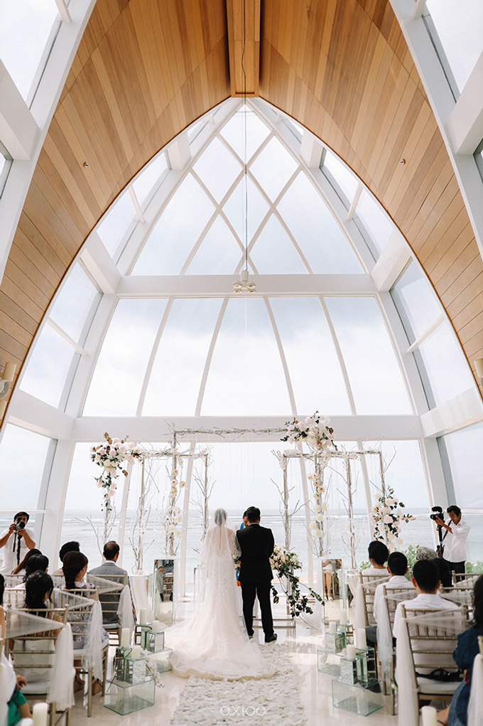 Wedding of Daniel & Emmilia (Ritz Carlton Bali) by Hian Tjen - 033