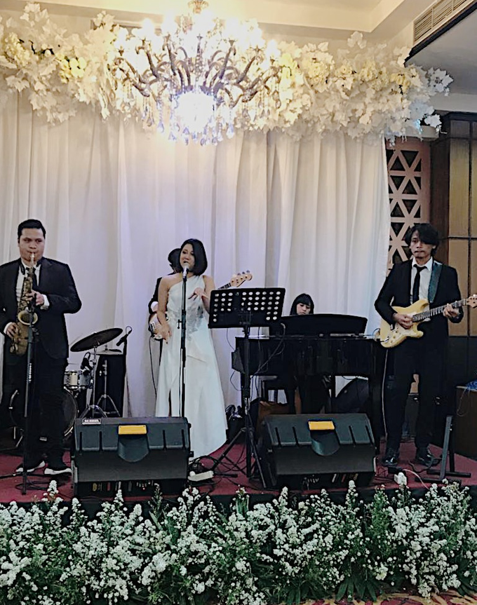 Band & MC for Ruth & Frans by akar photography - 005