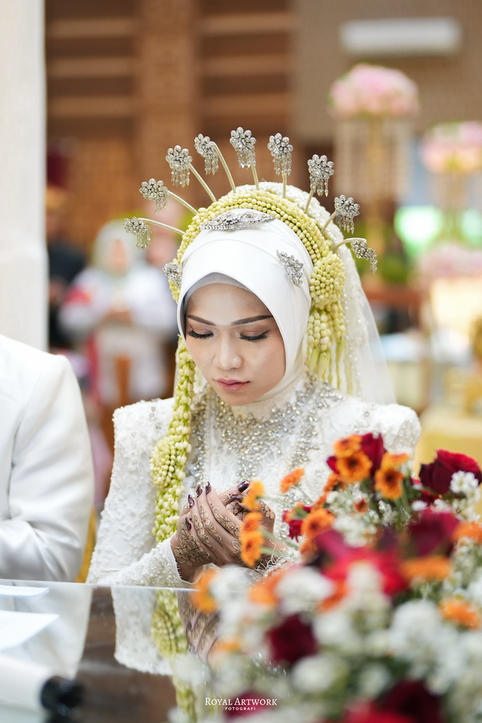 Makeup Wedding
Mrs. Sandy by Devi Lie - 001
