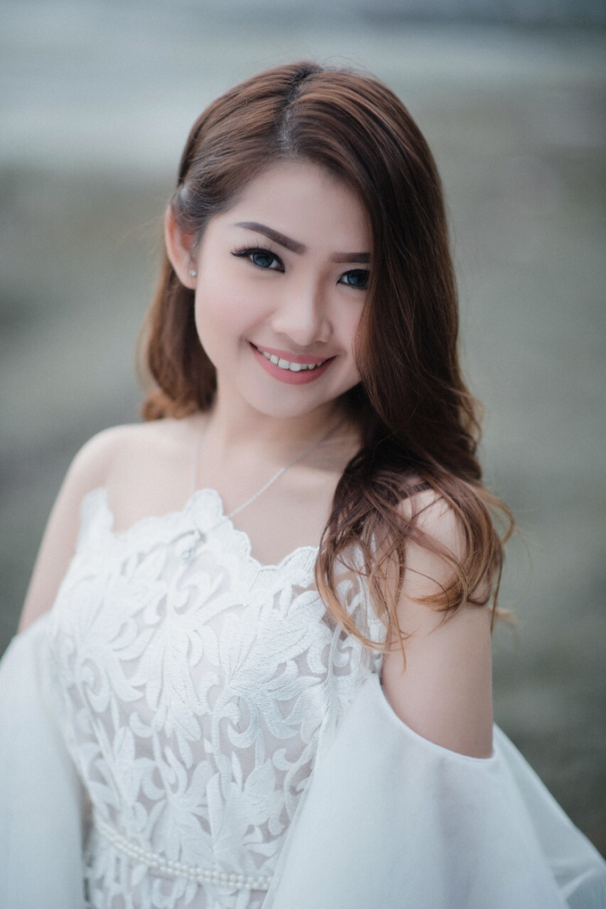 Natural wedding makeup look by Studio 8 Bali Photography - 002