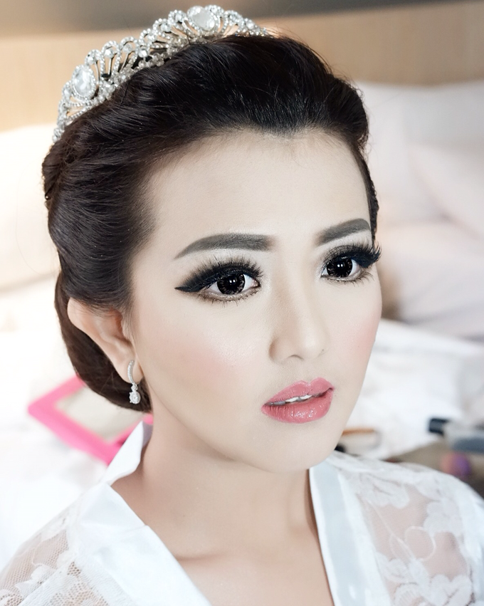 Fierce and bold look wedding Makeup by Dexterite Makeup Artist - 003