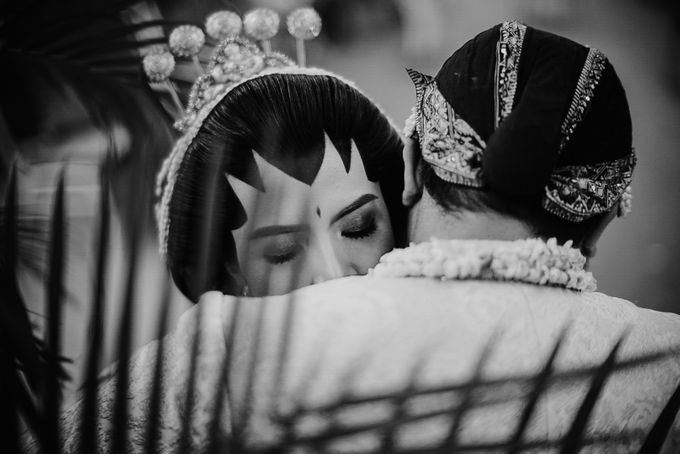 Dhita & Rezky Wedding at The Allwynn Grand Ballroom by AKSA Creative - 018 Dhita & Rezky Wedding at The Allwynn Grand Ballroom by AKSA Creative - 018