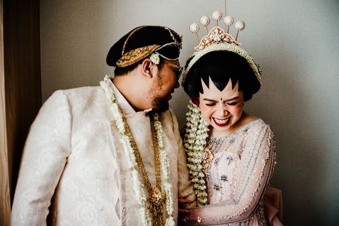 Dhita & Rezky Wedding at The Allwynn Grand Ballroom by AKSA Creative - 019 Dhita & Rezky Wedding at The Allwynn Grand Ballroom by AKSA Creative - 019