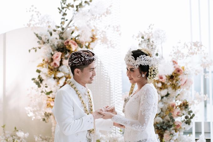 Ratih & Fizry Wedding Decoration at Trans 18th Floor by Valentine Wedding Decoration - 033