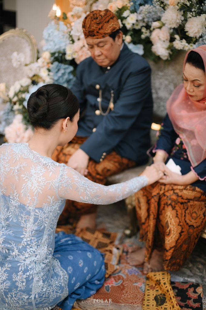 Traditional Ceremony - Nana by POLAR story on frame - 005 Traditional Ceremony - Nana by POLAR story on frame - 005