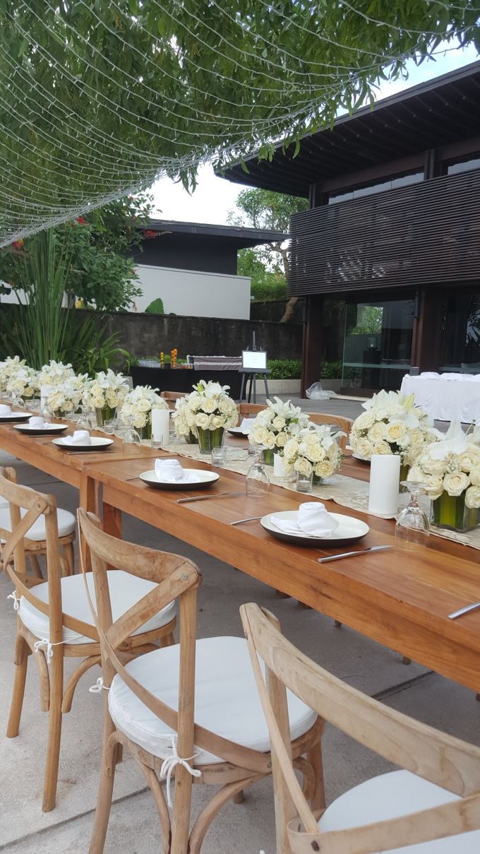 Simply White by d'Oasis Florist & Decoration - 006 Simply White by d'Oasis Florist & Decoration - 006