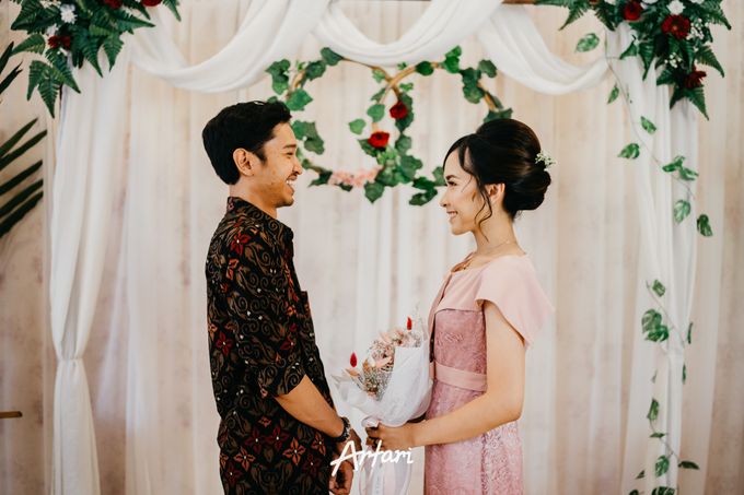 ochi and irfan engagement by artari photography - 013 ochi and irfan engagement by artari photography - 013