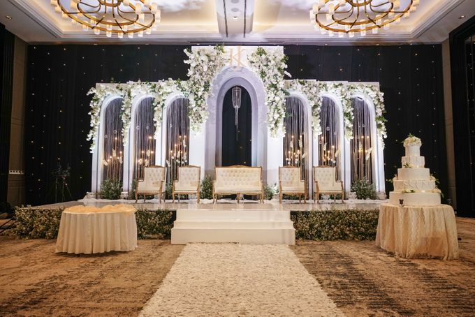 KINO BALLROOM - THE WEDDING OF K & J by GLORIOSA DECORATION - 001