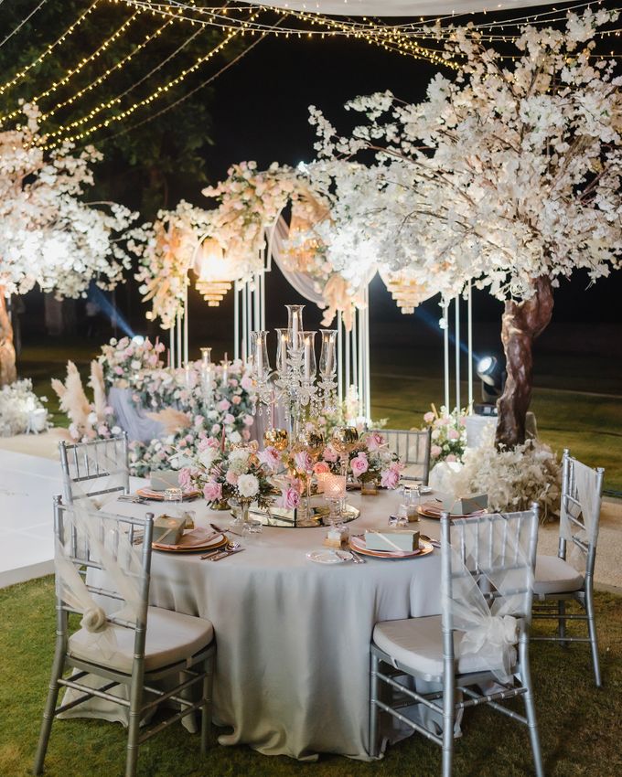 An Elegant Timeless Blush and Rose Gold Arrangement by Bali Wedding Atelier - 017 An Elegant Timeless Blush and Rose Gold Arrangement by Bali Wedding Atelier - 017